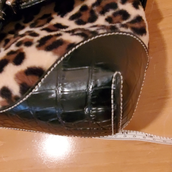 Cheetah print purse - Picture 5 of 7